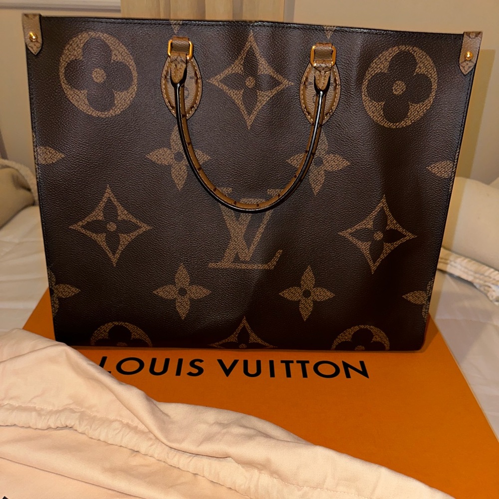 Louis Vuitton OnTheGo GM Monogram Print With Dust Bag, Box, Paperwork Beautiful